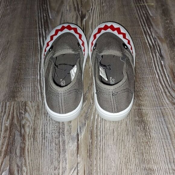 Swiggles shark canvas slip.on shoes Sz 8 - Picture 4 of 6